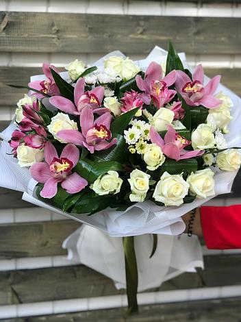Букет цветов из: Розы и Хризантемы в Ликино