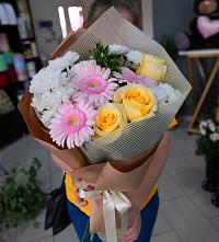 Букет цветов из:  Герберы, Розы и Хризантемы в Ликино